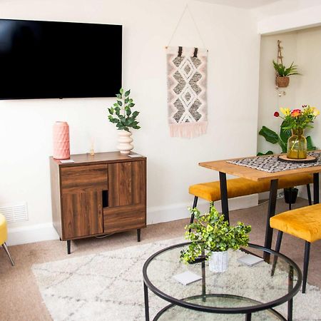 באת' Beautiful Character 3 Bed City Centre Apartment מראה חיצוני תמונה