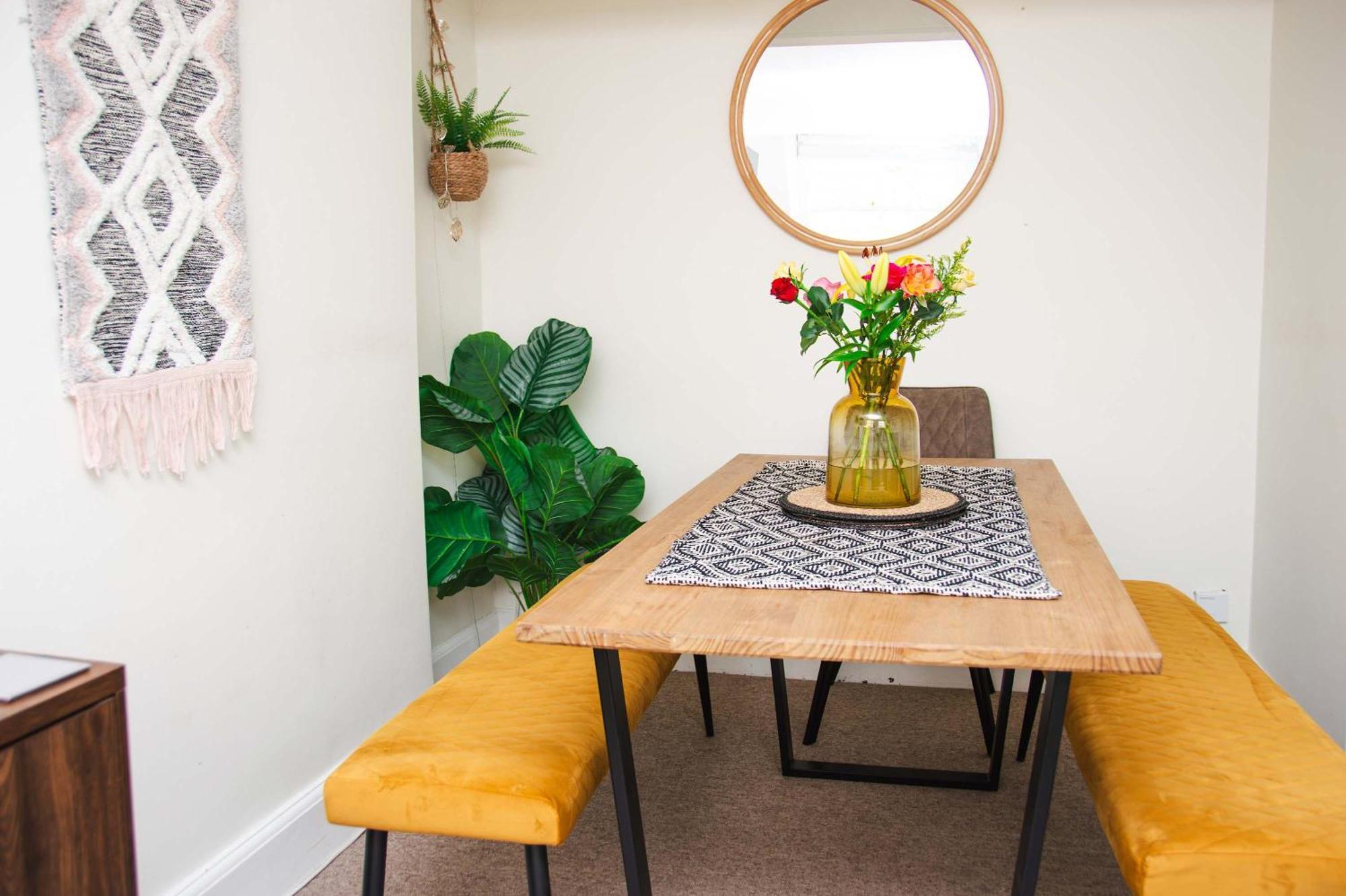 באת' Beautiful Character 3 Bed City Centre Apartment מראה חיצוני תמונה